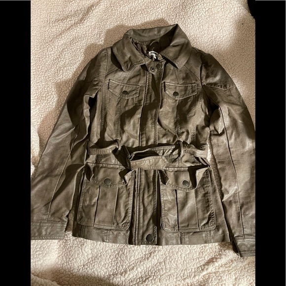 Leather jacket - Picture 1 of 6